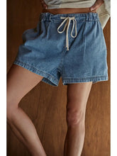 Load image into Gallery viewer, Medium Wash Woven Denim Relax Fit Wide Leg Shorts
