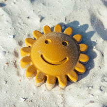 Load image into Gallery viewer, Kids Silicone Beach Bucket and Sand Toys
