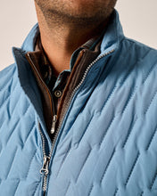 Load image into Gallery viewer, Arrow Belfry Quilted Puffer Vest