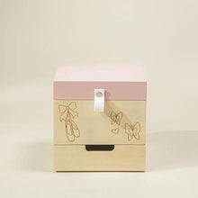 Load image into Gallery viewer, Wooden Musical Souvenir Box - Ballerina